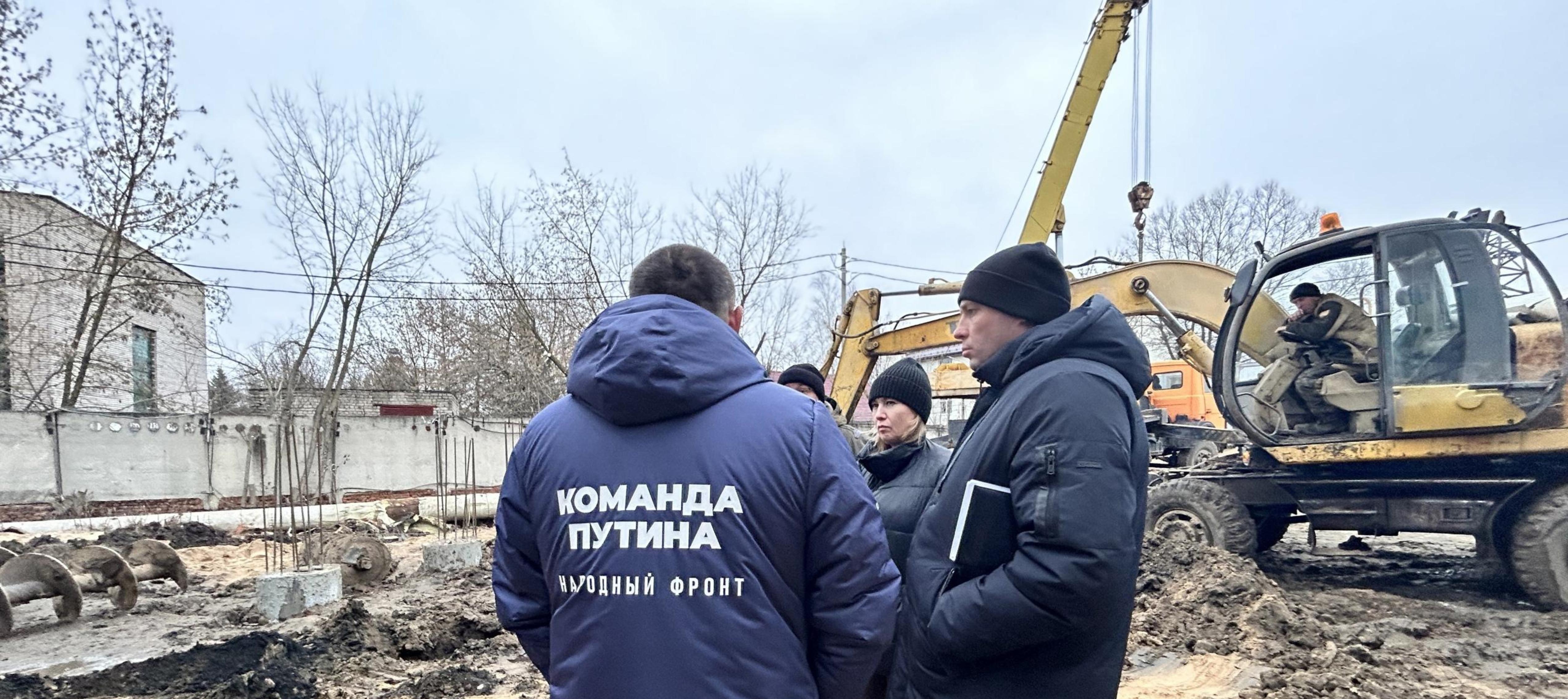 Представитель Народного фронта в регионе Юрий Шестаков посмотрел ход реконструкции очистной станции производственных стоков.