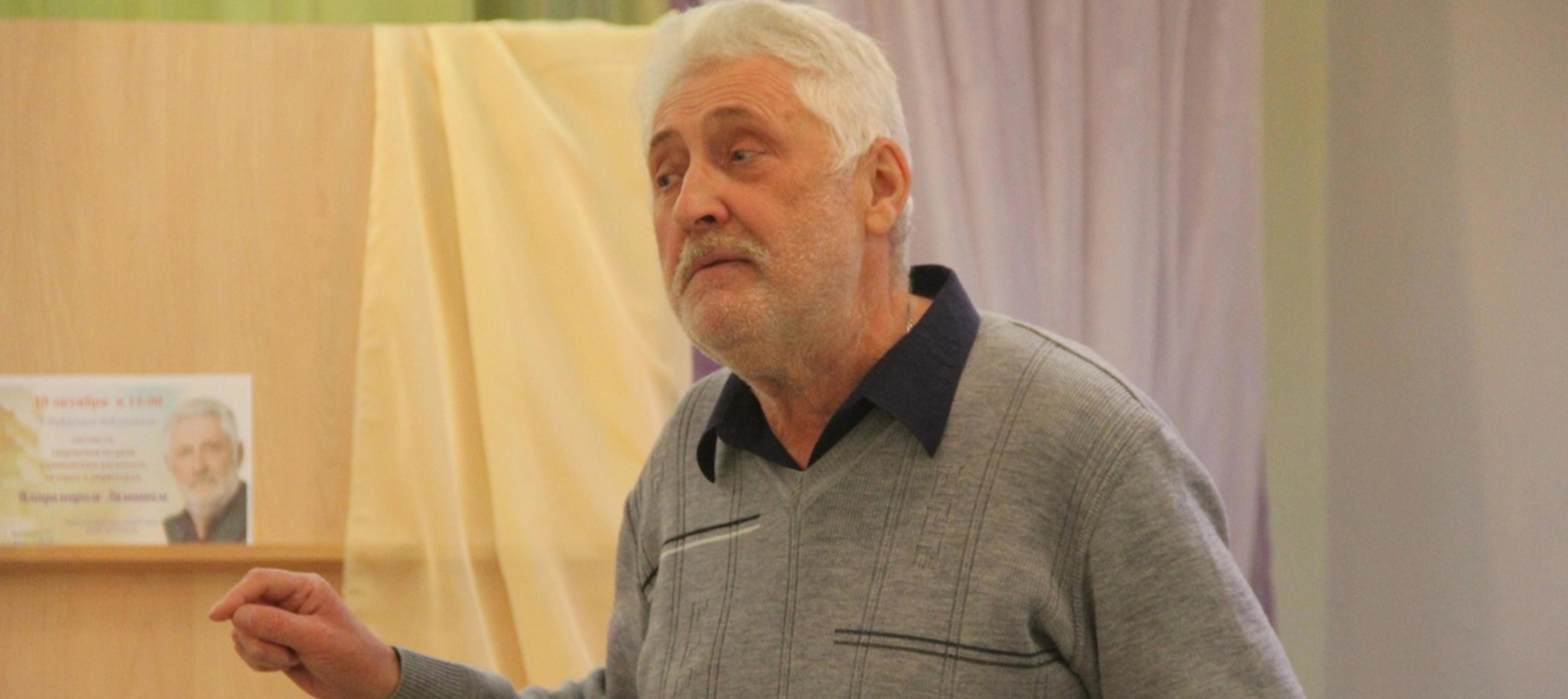 Писатель, актер, литератор и режиссер Владимир Зимин представил родниковской публике новую книгу.