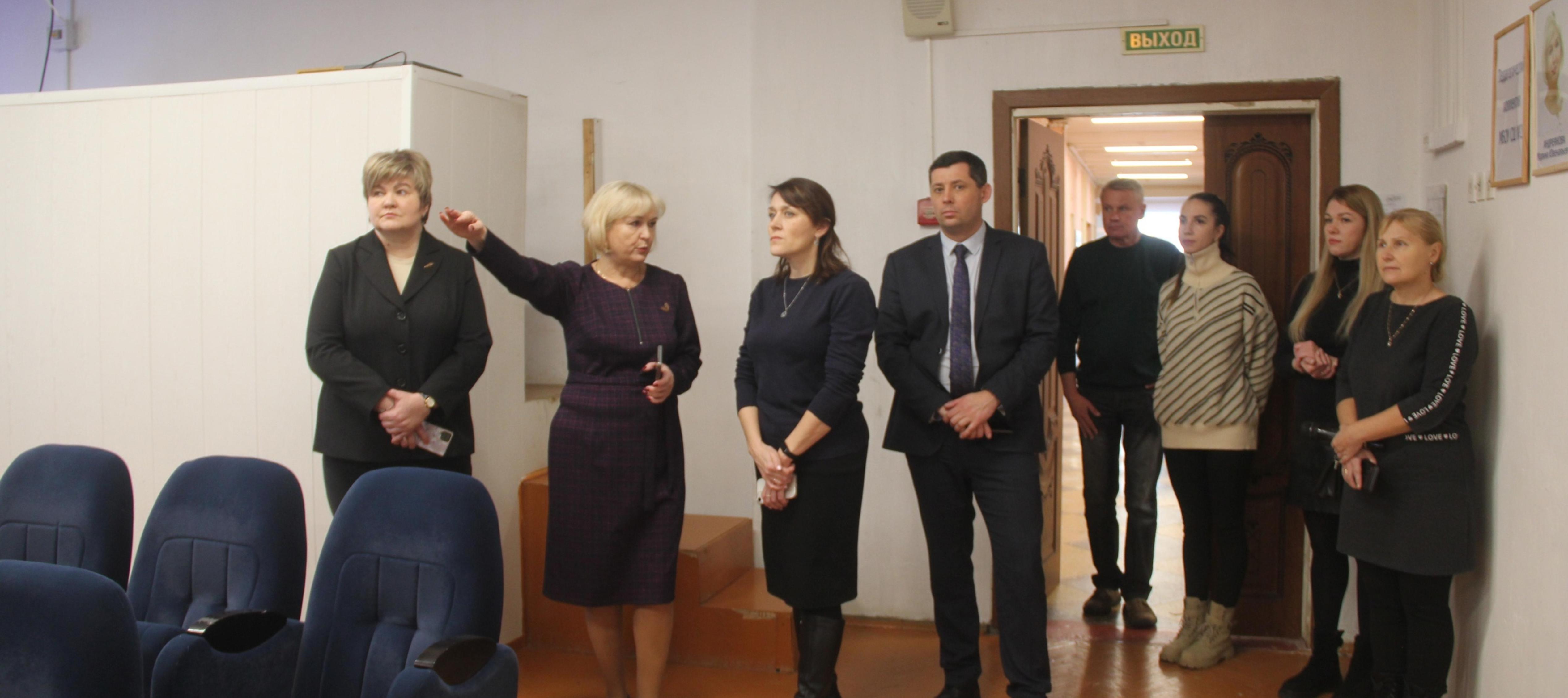 В средней школе №2 завершен капитальный ремонт по замене электропроводки.