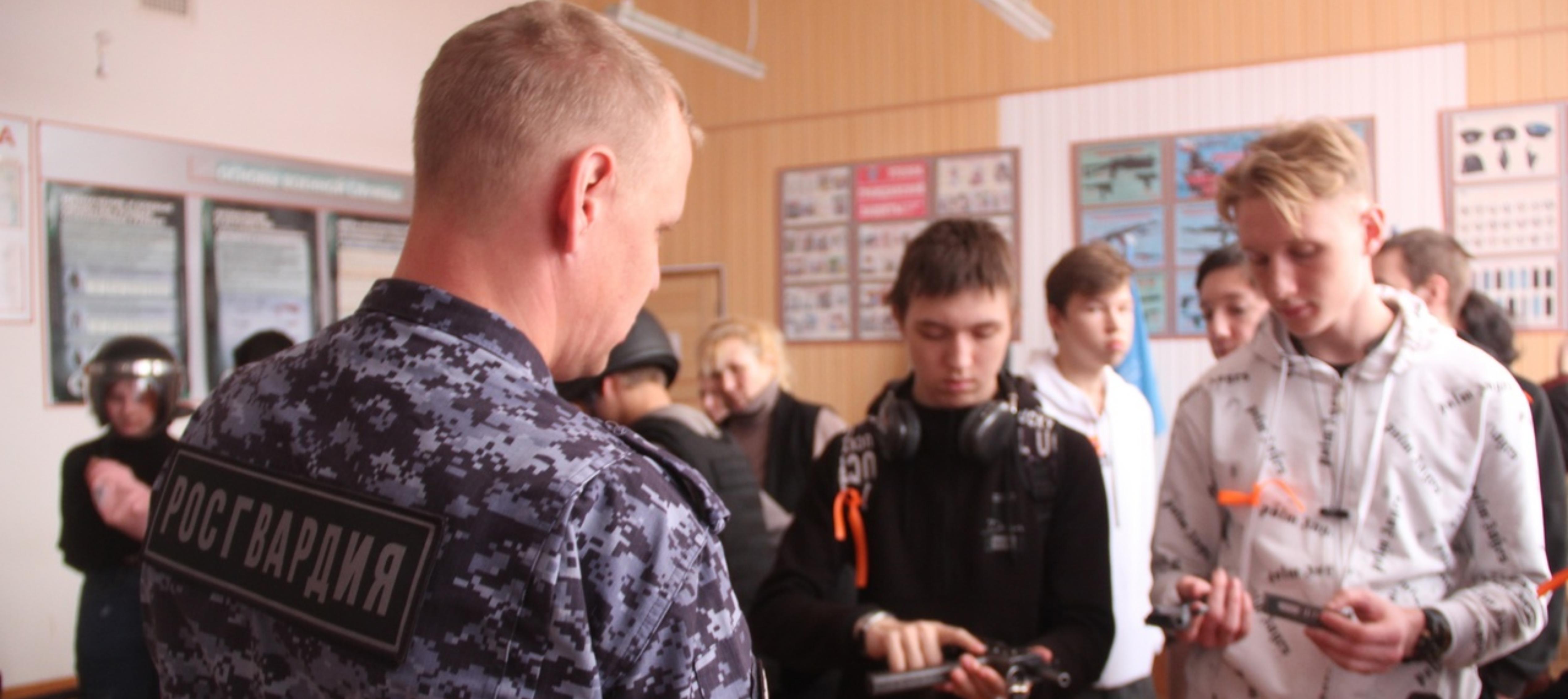 В Родниковском политехническом колледже прошли Уроки мужества.