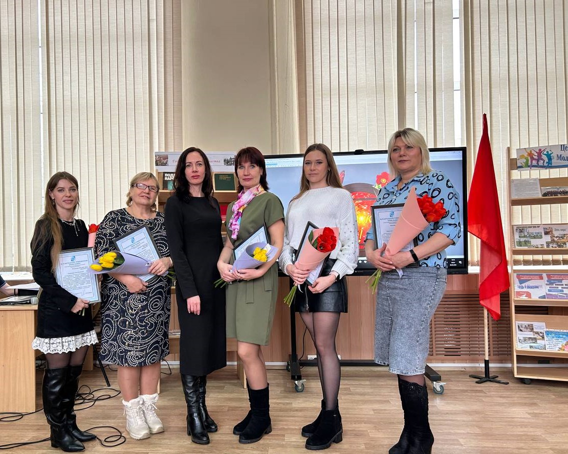 Концерт в Родниковском политехническом колледже, посвященный Международному женскому дню.