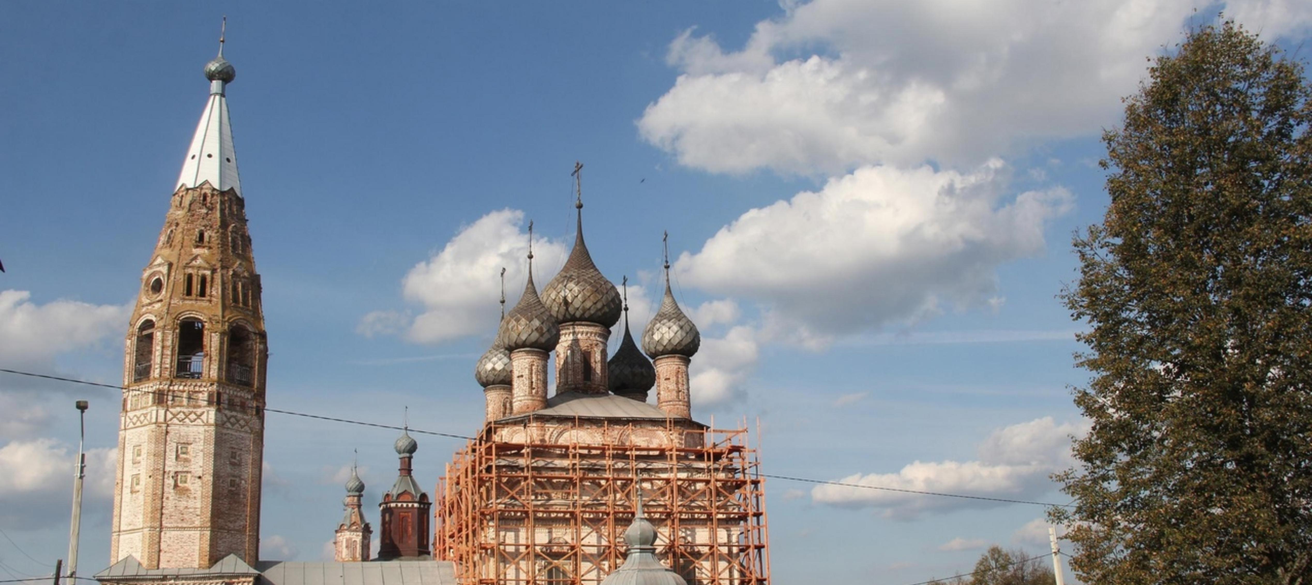 В «Летнем храме» села Парское продолжаются восстановительные работы.