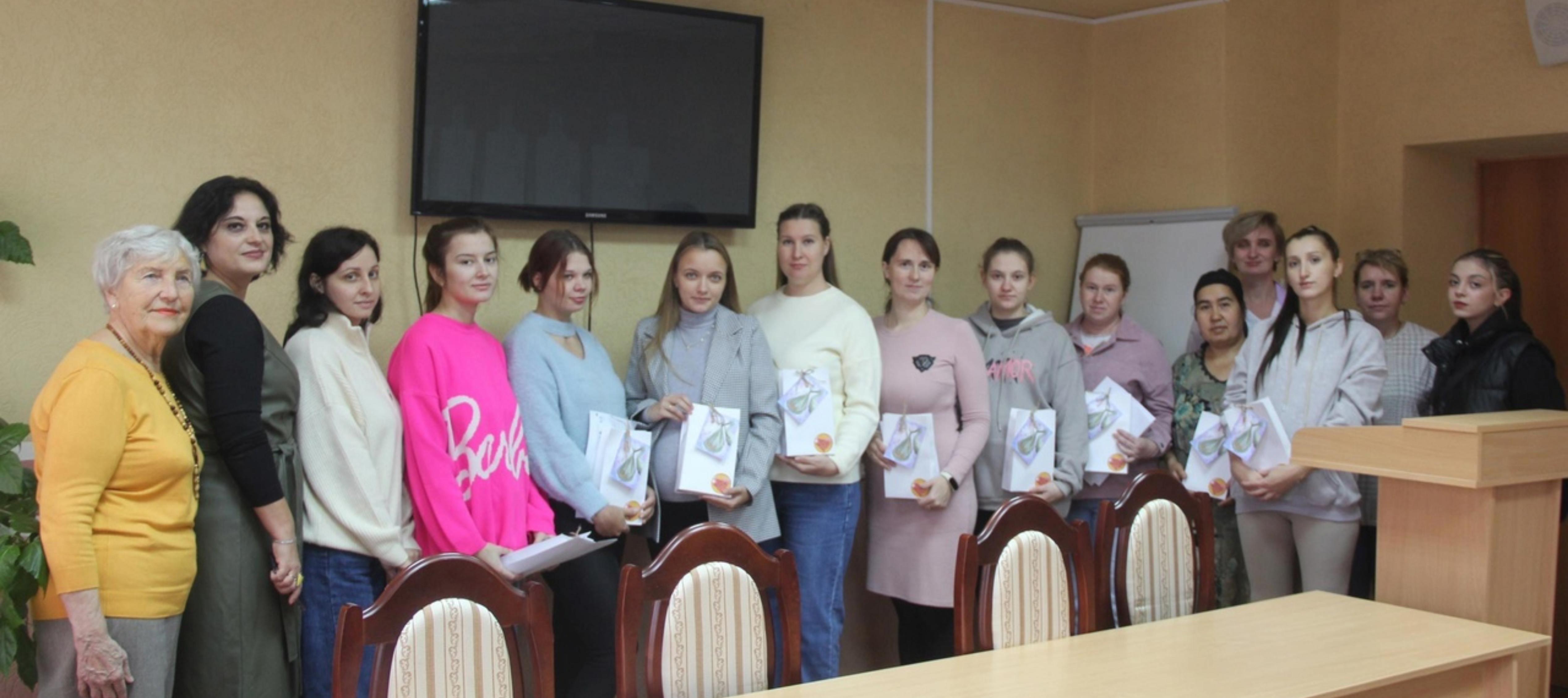 В Родниках отметили День беременных.