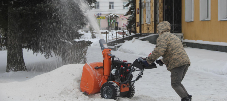 Для городских нужд приобретена новая спецтехника В пользование городских служб поступила новая спецтехника, которая уже начала свою работу. Так, в предприятие МКП «Спецтехстрой» поступил новый трактор МТЗ 82.1 «Беларус» с телегой, прицепом, ножом для убо. Для городских нужд приобретена новая спецтехника В пользование городских служб поступила новая спецтехника, которая уже начала свою работу. Так, в предприятие МКП «Спецтехстрой» поступил новый трактор МТЗ 82.1 «Беларус» с телегой, прицепом, ножом для убо.