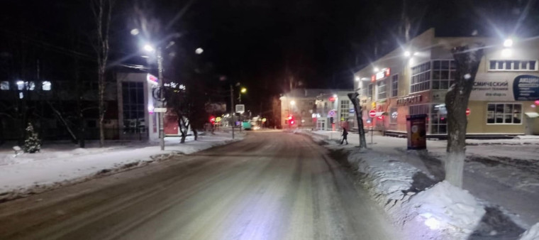 Коммунальные службы города продолжают бороться со снегом. Коммунальные службы города продолжают бороться со снегом.