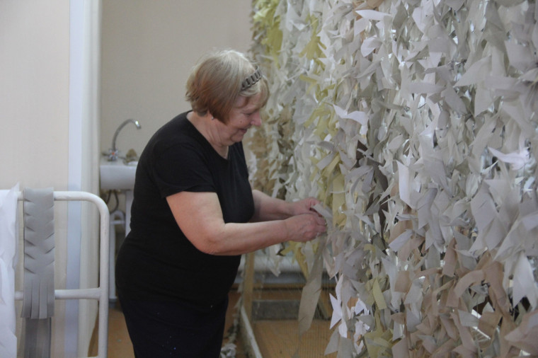 В Родниках открылся ещё один центр плетения маскировочных сетей. В Родниках открылся ещё один центр плетения маскировочных сетей.